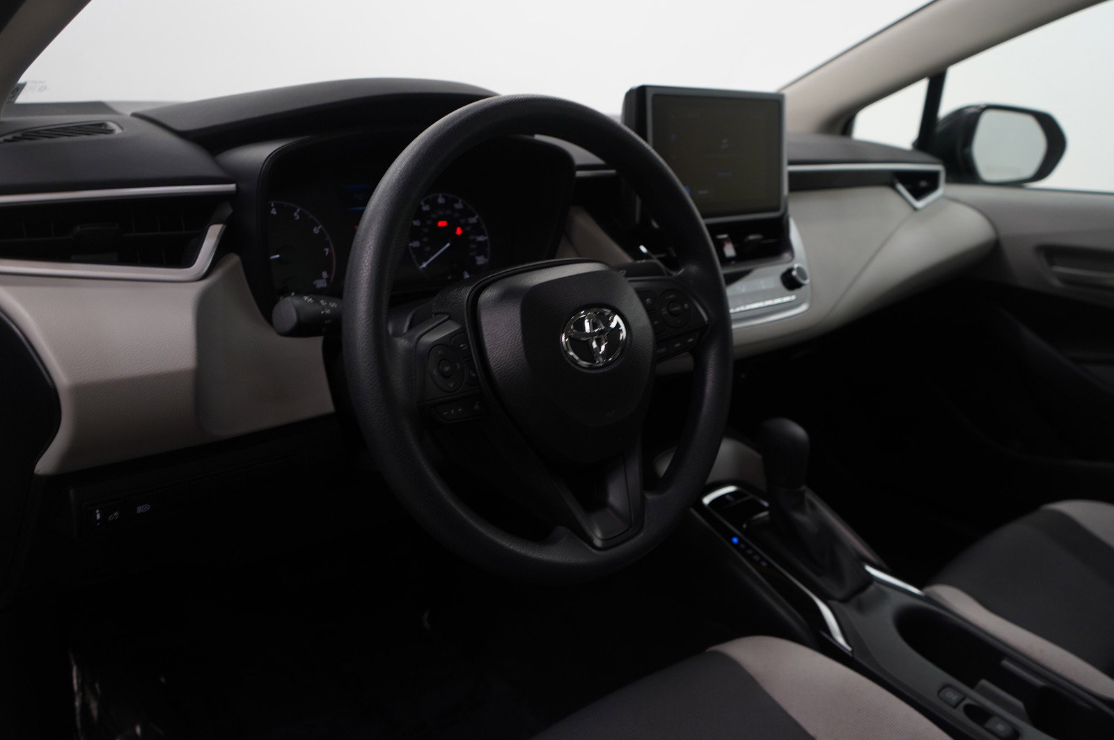 Used 2025 Toyota Corolla LE image 15