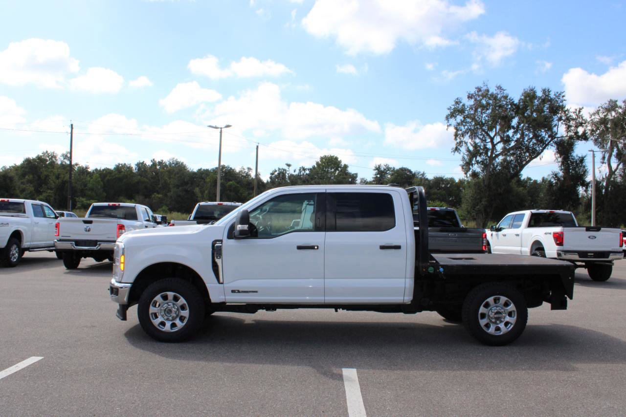 Used 2023 Ford F250 XLT w/ F-250 >10K GVWR Package AWD/4WD image 3