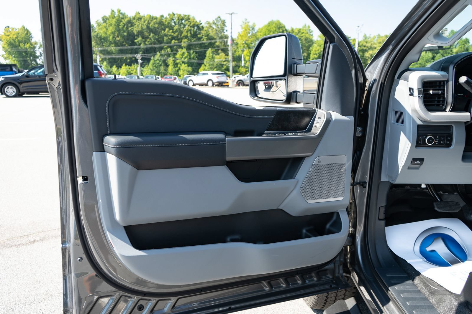 New 2027 Ford F250 XLT w/ XLT Premium Package AWD/4WD image 16