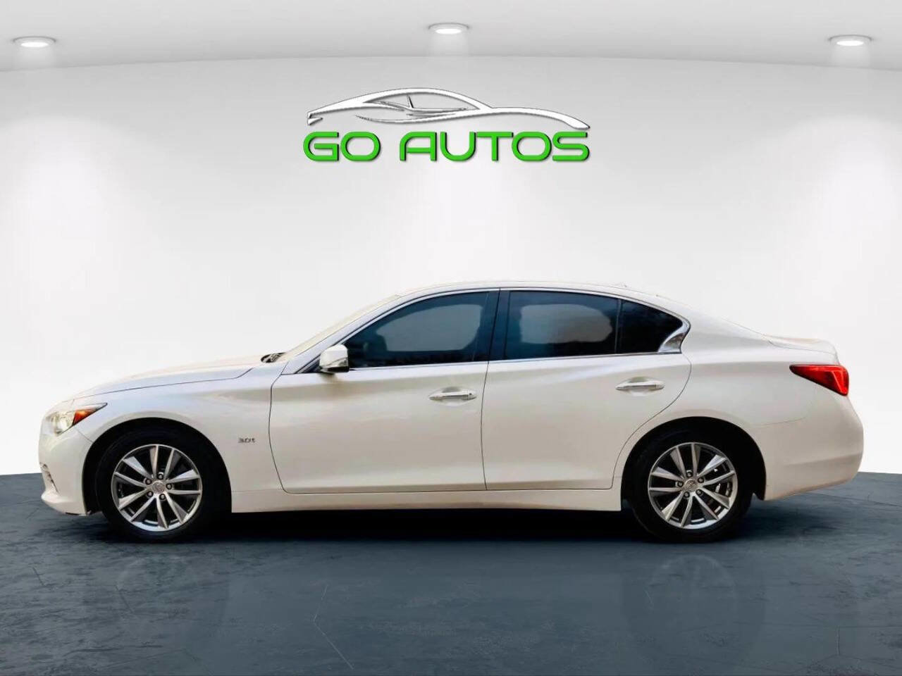 Used 2016 INFINITI Q50 3.0t Premium w/ 3.0T Premium Plus Package image 2