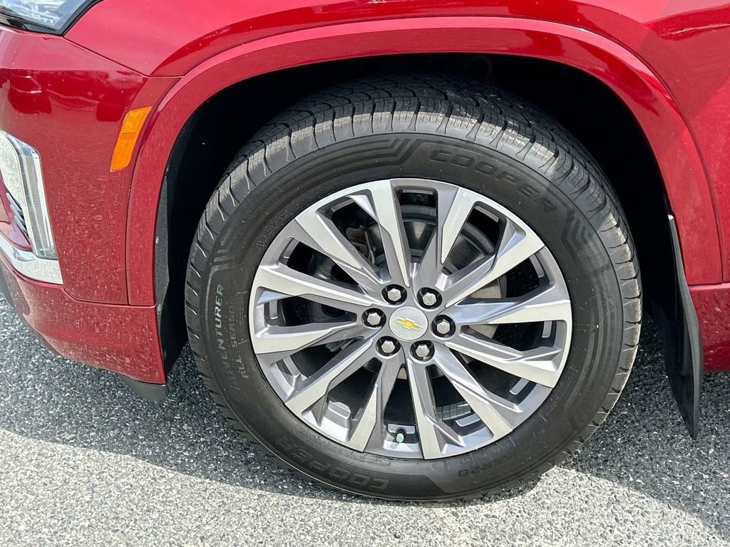 Used 2022 Chevrolet Traverse Premier FWD image 39