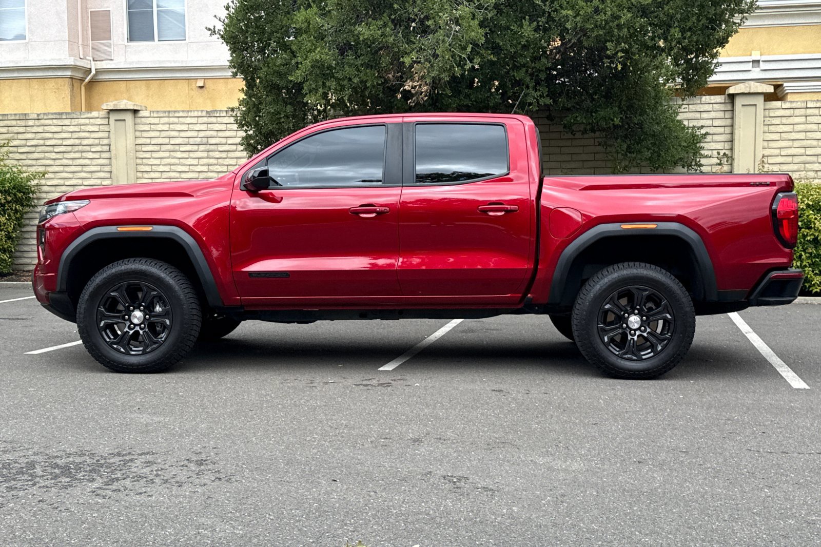 Used 2023 GMC Canyon Elevation w/ Convenience Package AWD/4WD image 8