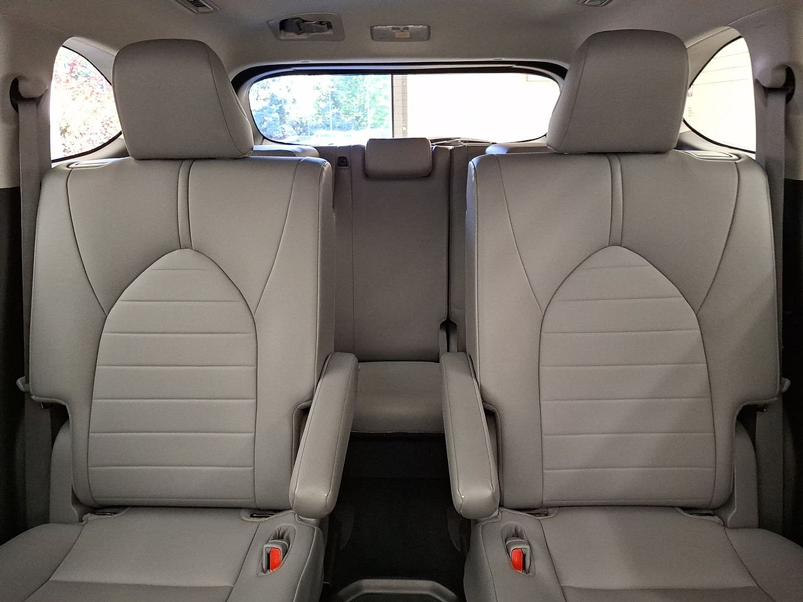 Certified 2020 Toyota Highlander XLE AWD/4WD image 24