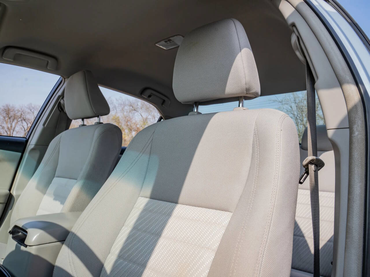 Used 2017 Toyota Camry LE image 24