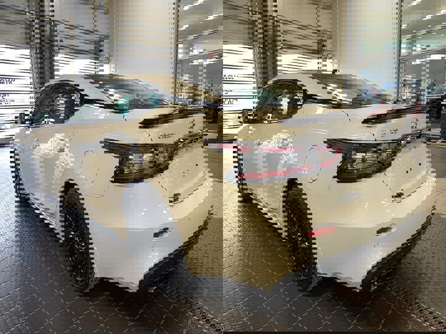 Used 2019 Nissan Maxima SR w/ Premium Package image 17