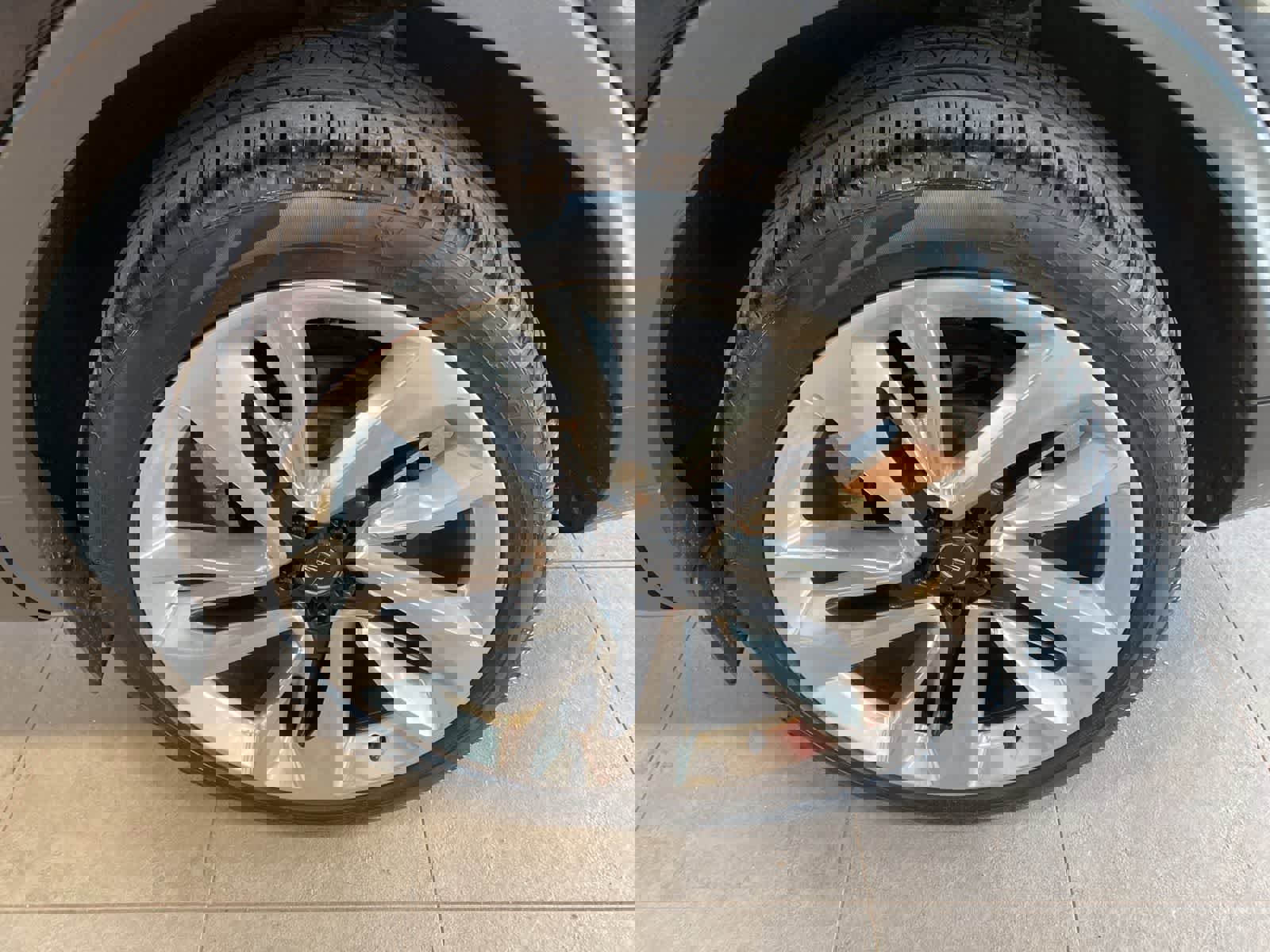 Used 2017 Lincoln MKX Black Label w/ Driver Assistance Package image 9