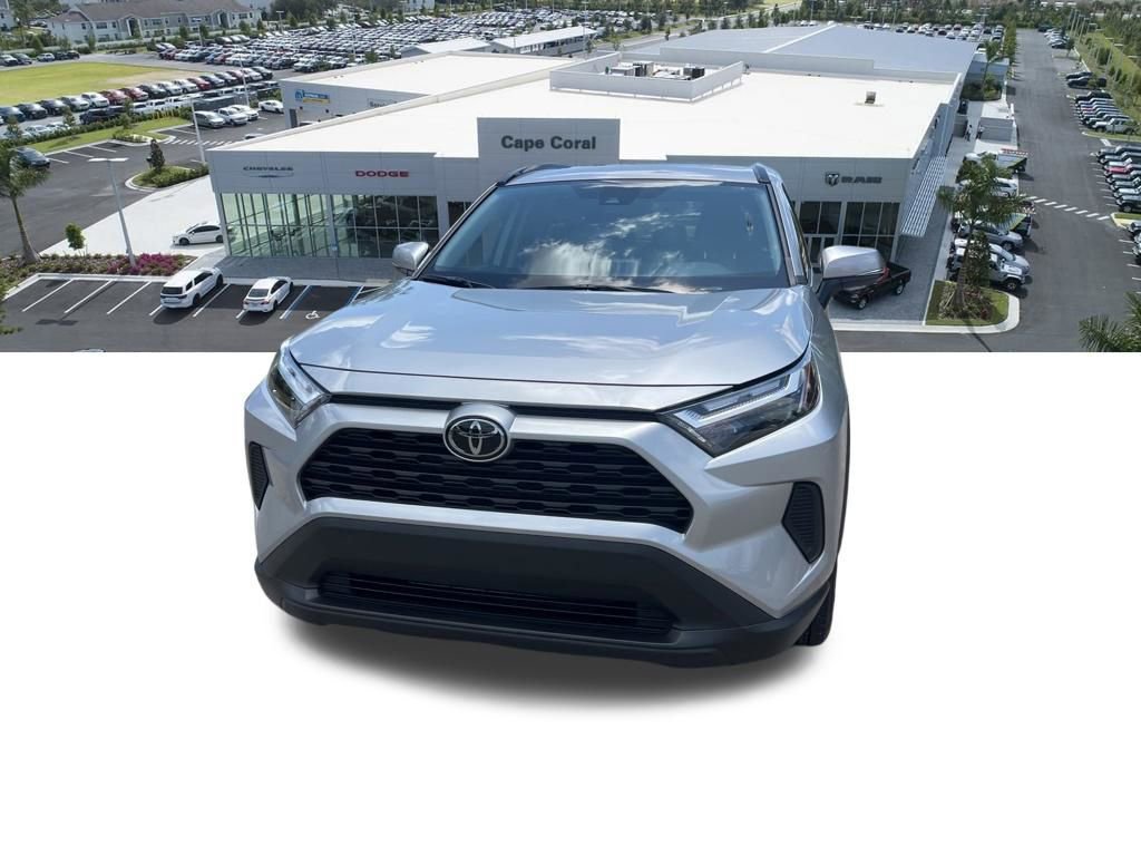 Used 2025 Toyota RAV4 XLE FWD image 5