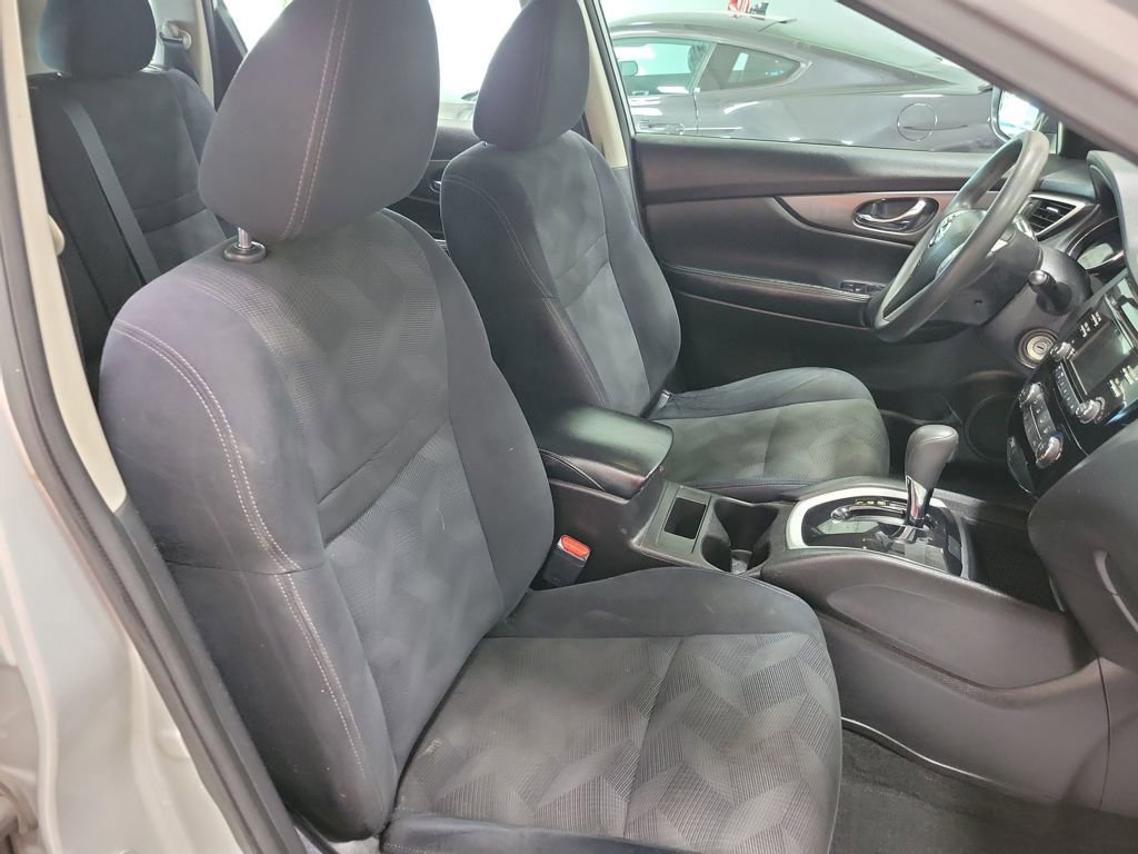 Used 2015 Nissan Rogue S image 21