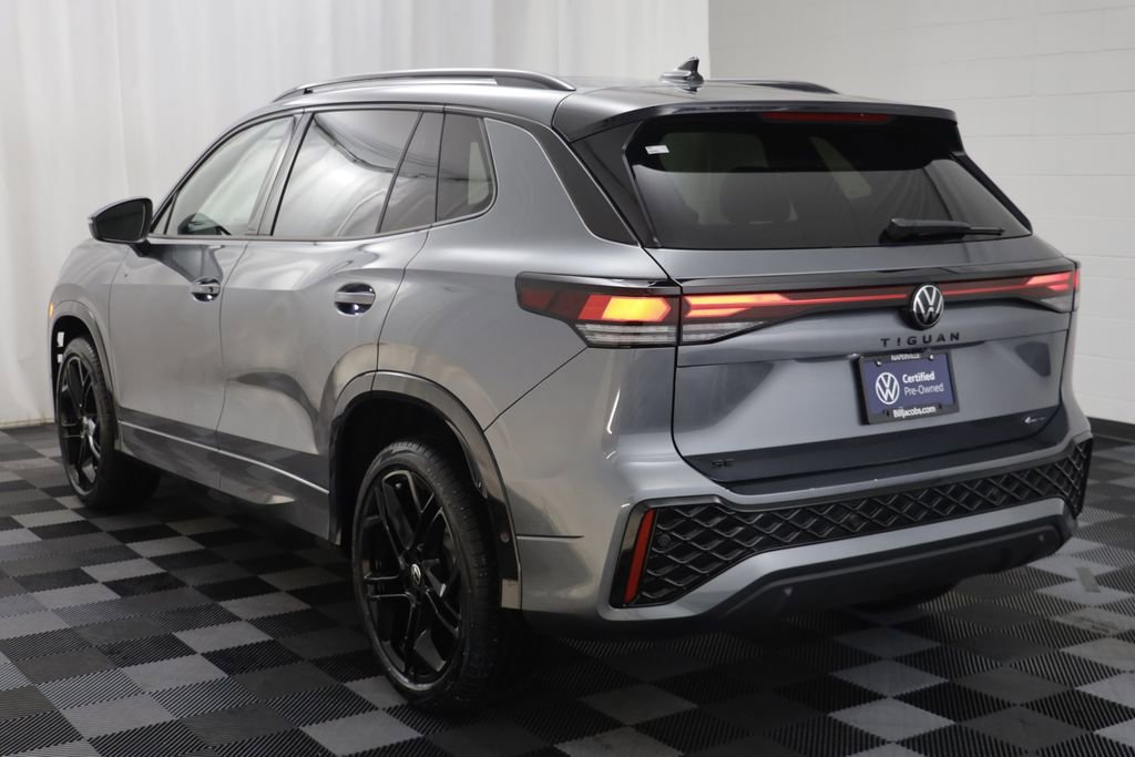 Used 2025 Volkswagen Tiguan SE R-Line AWD/4WD image 14