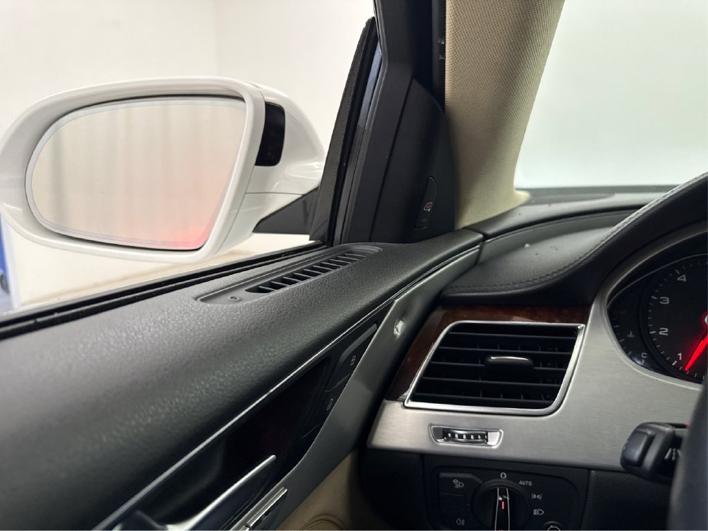 Used 2014 Audi A8 3.0T AWD/4WD image 35