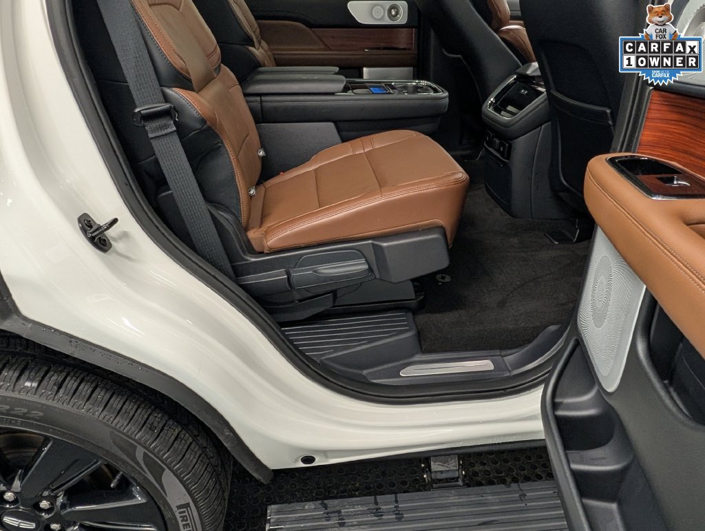 Used 2024 Lincoln Navigator Reserve AWD/4WD image 30