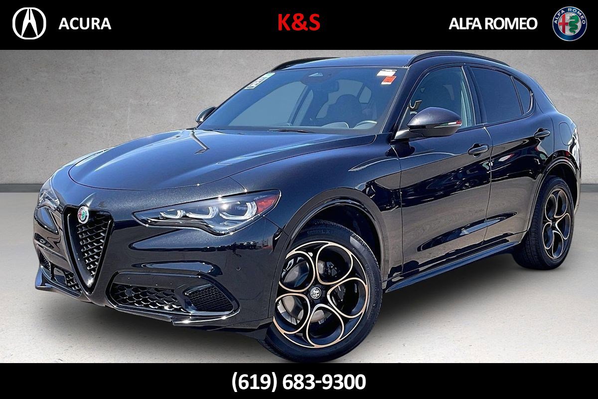 Used 2025 Alfa Romeo Stelvio Sprint AWD/4WD image 1