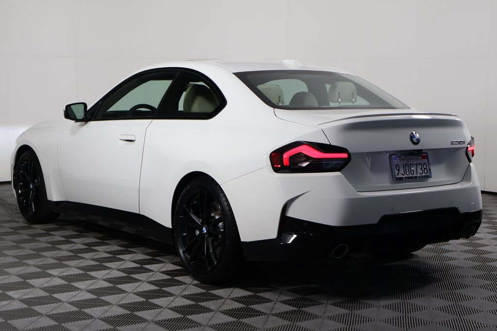 Certified 2024 BMW 230i Coupe w/ Premium Package RWD image 6