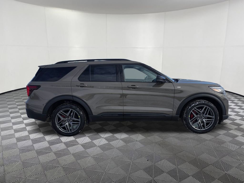 New 2026 Ford Explorer ST-Line w/ ST-Line Street Pack AWD/4WD image 8