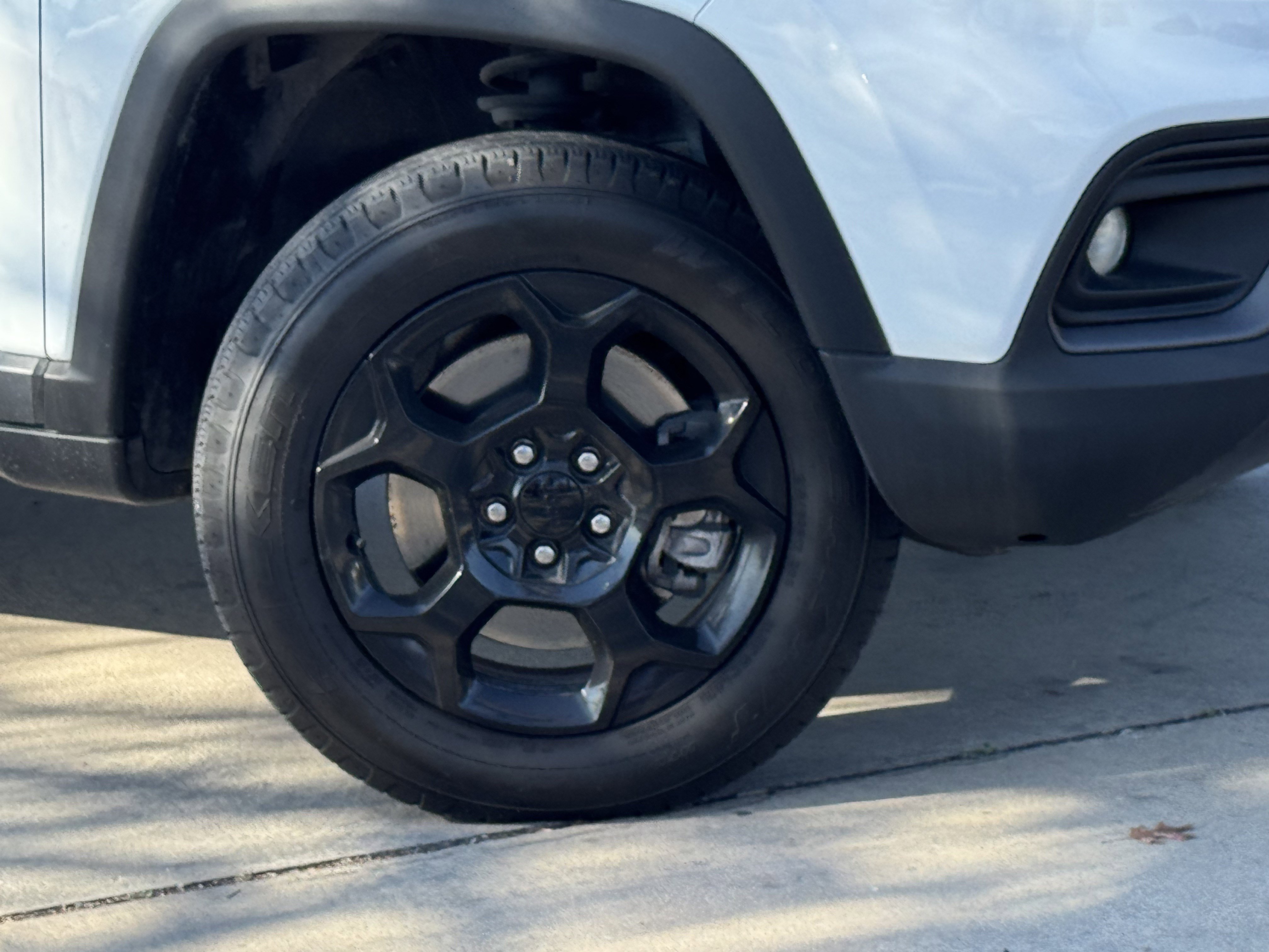 Used 2024 Jeep Compass Trailhawk image 2