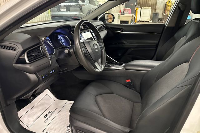 Used 2019 Toyota Camry LE image 9