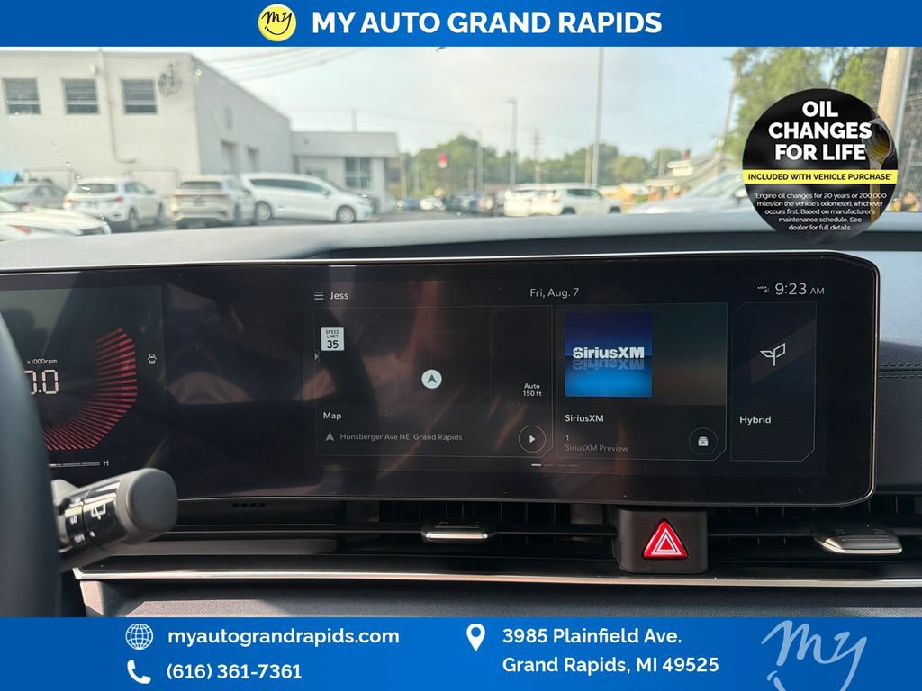 Used 2025 Kia Carnival EX FWD image 21