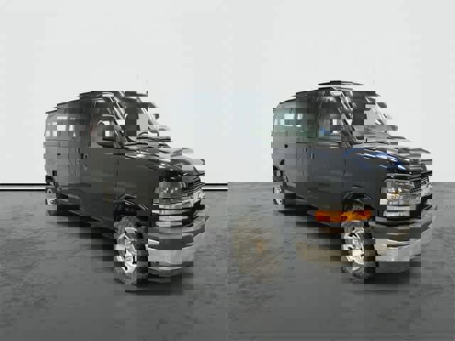 Used 2018 Chevrolet Express 3500 LT w/ LT Preferred Equipment Group image 3