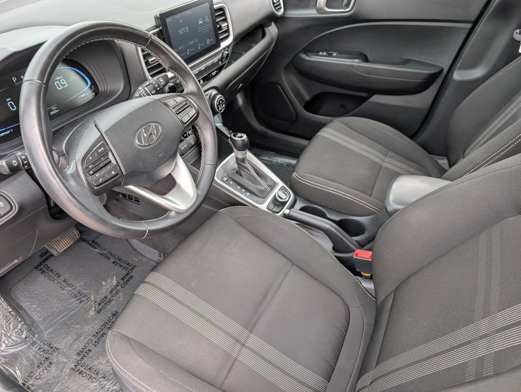 Used 2024 Hyundai Venue SEL image 14