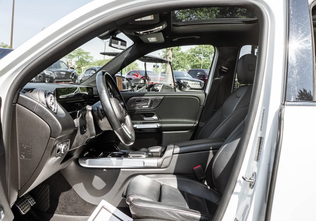 Used 2021 Mercedes-Benz GLB 250 4MATIC image 21