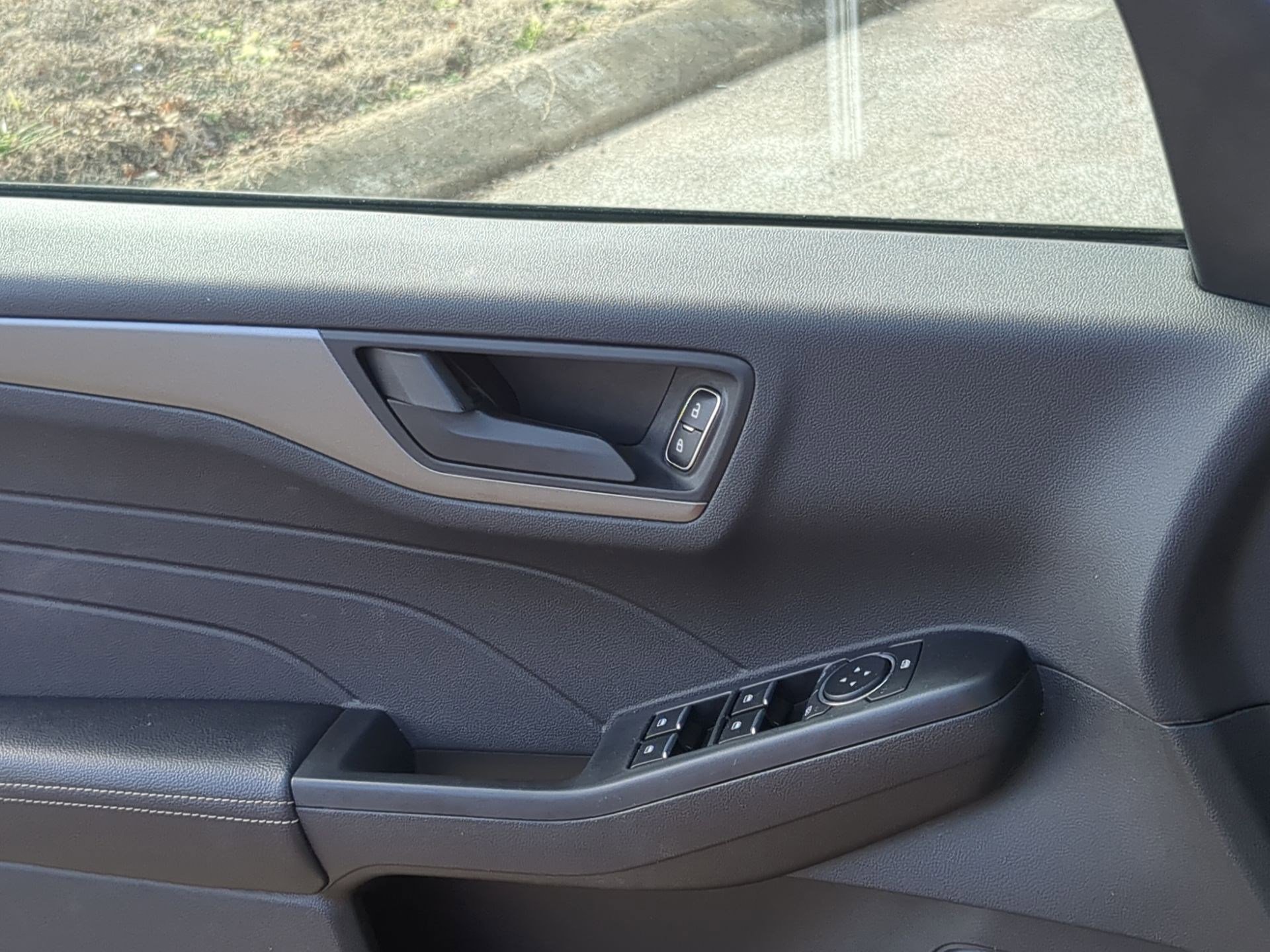 Used 2025 Ford Escape Active w/ Cold Weather Package image 13