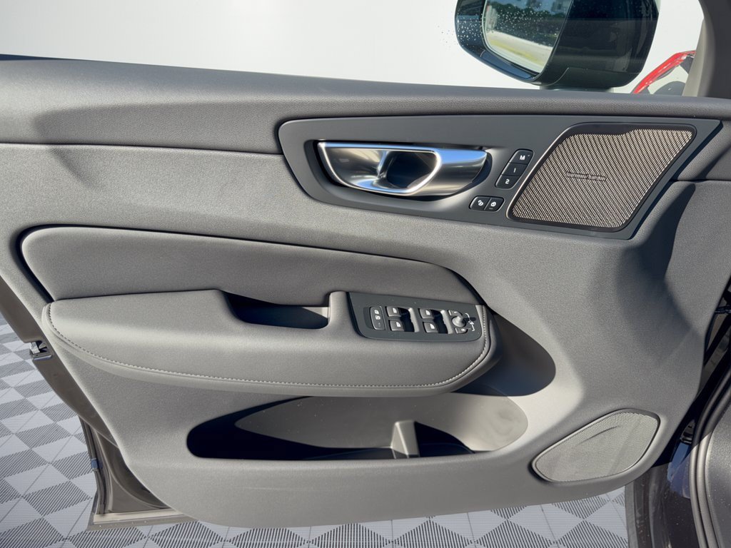 New 2027 Volvo XC60 B5 Ultra AWD/4WD image 14