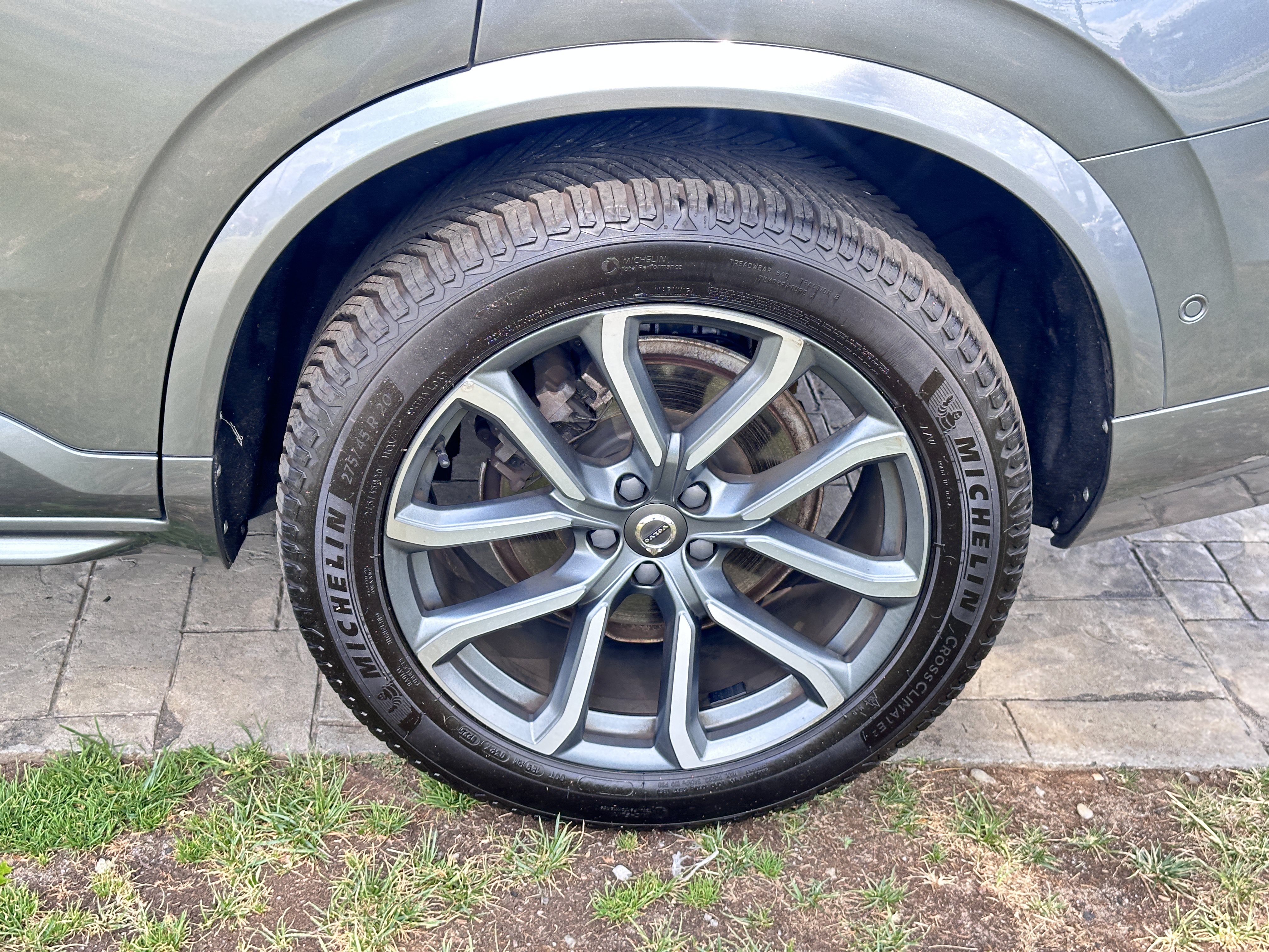 Used 2017 Volvo XC90 T6 Momentum w/ Vision Package AWD/4WD image 18
