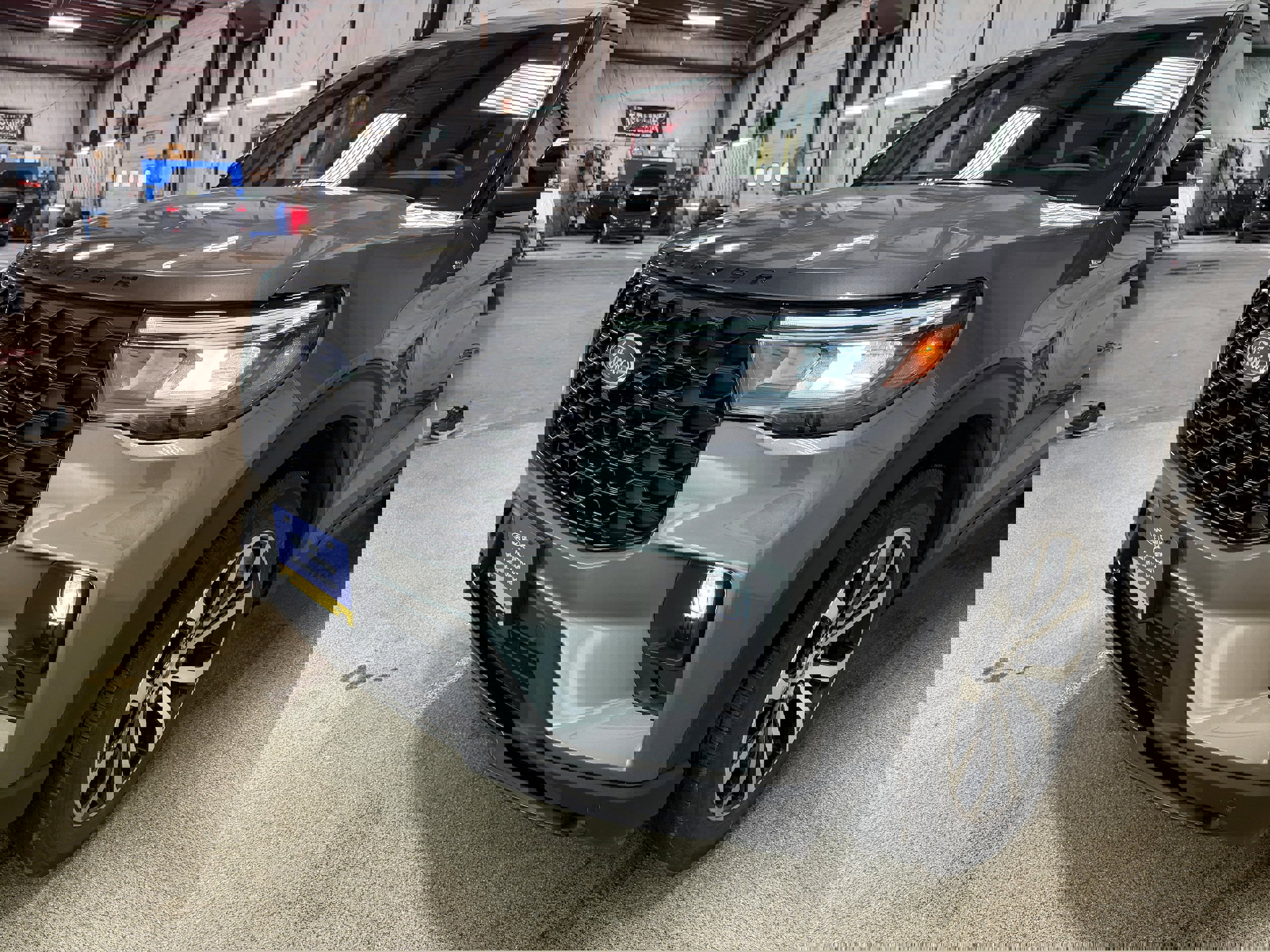 Certified 2025 Ford Explorer ST-Line image 27