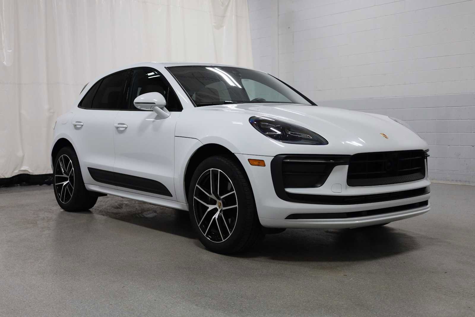 Certified 2023 Porsche Macan Turbo AWD/4WD image 13