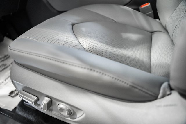 New 2025 Toyota Highlander Platinum image 38