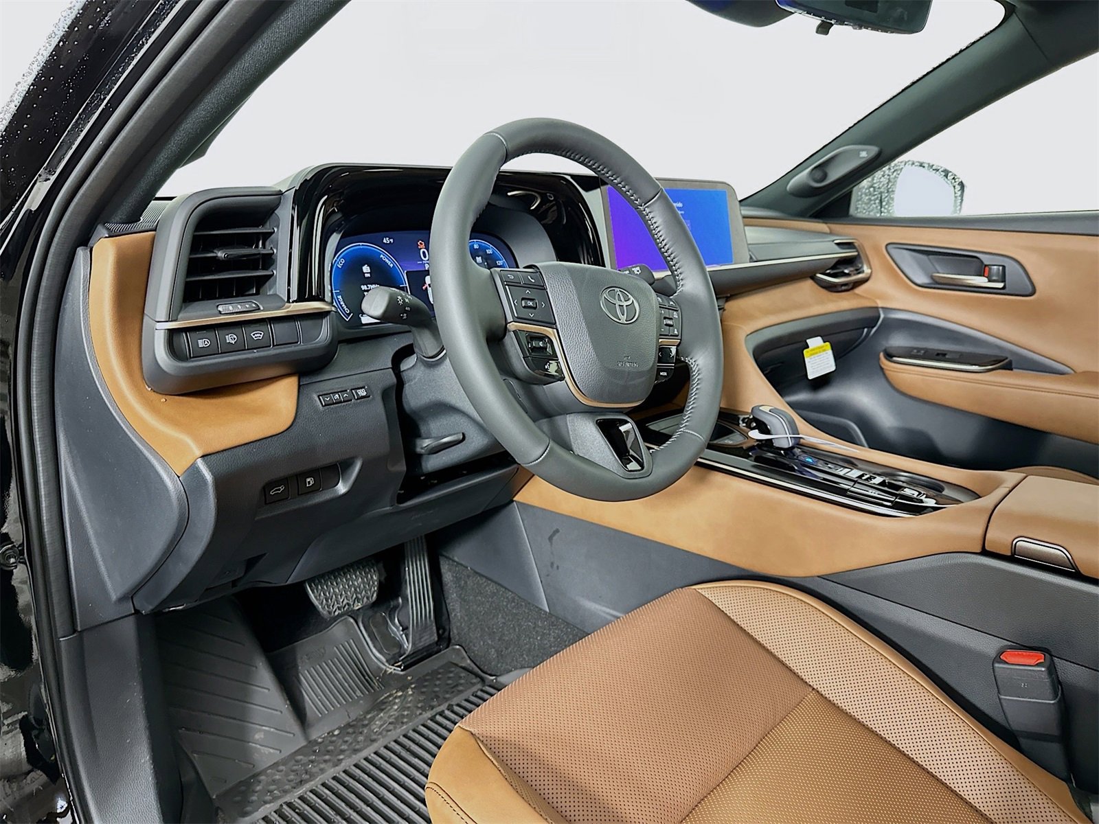 New 2025 Toyota Crown Signia Limited image 9