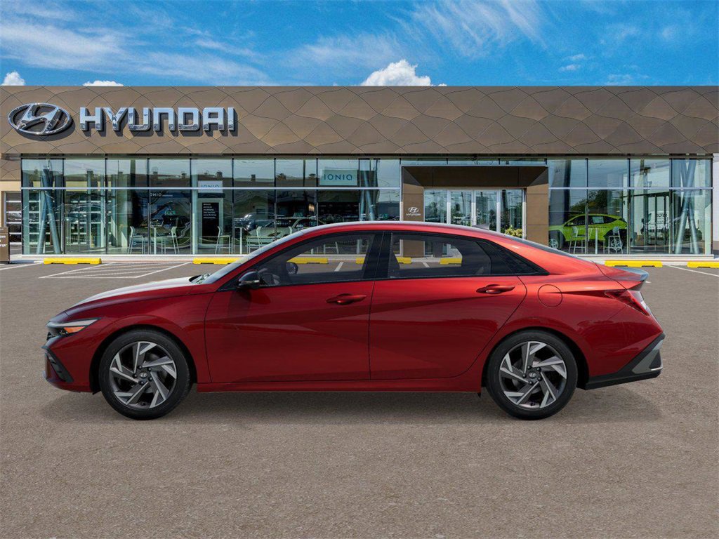 New 2025 Hyundai Elantra Sport image 3
