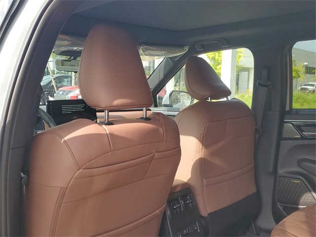 New 2025 Mitsubishi Outlander SEL image 13