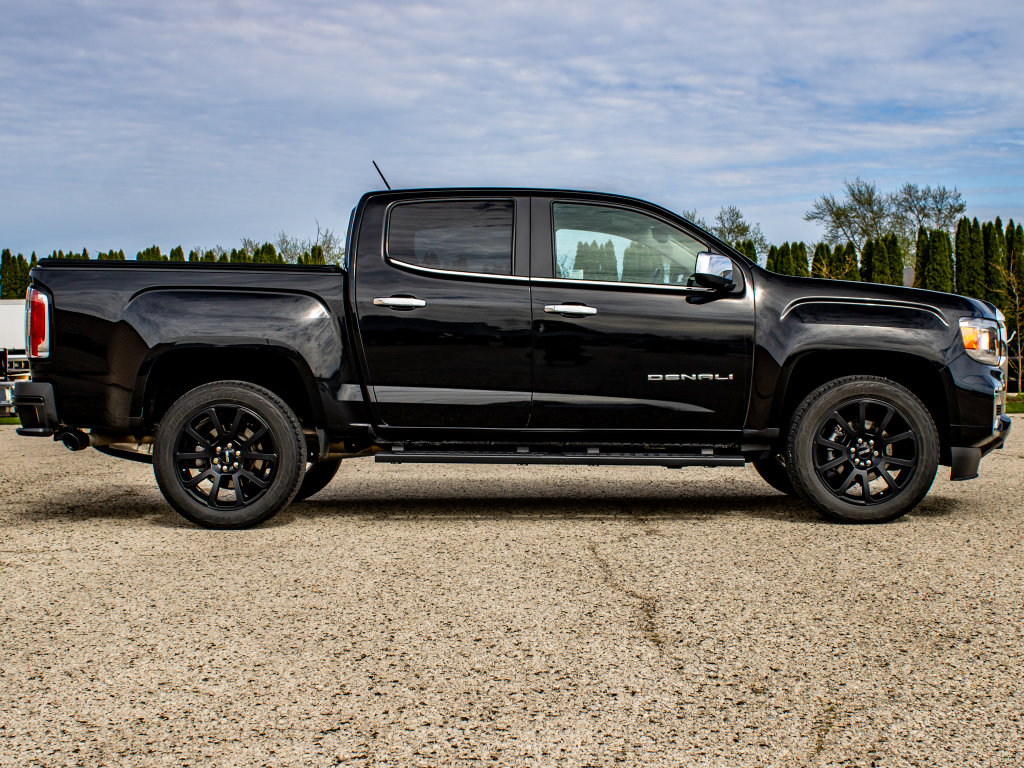 Used 2022 GMC Canyon Denali w/ Denali Black Edition Package AWD/4WD image 2