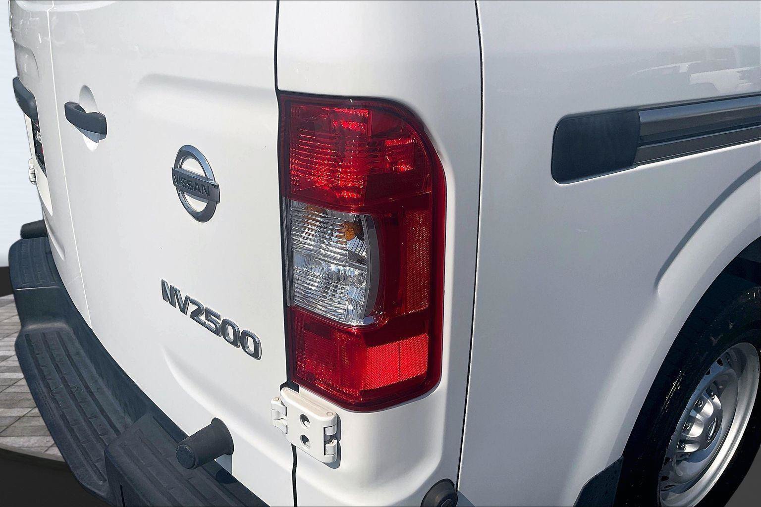 Used 2020 Nissan NV 2500 S RWD image 29