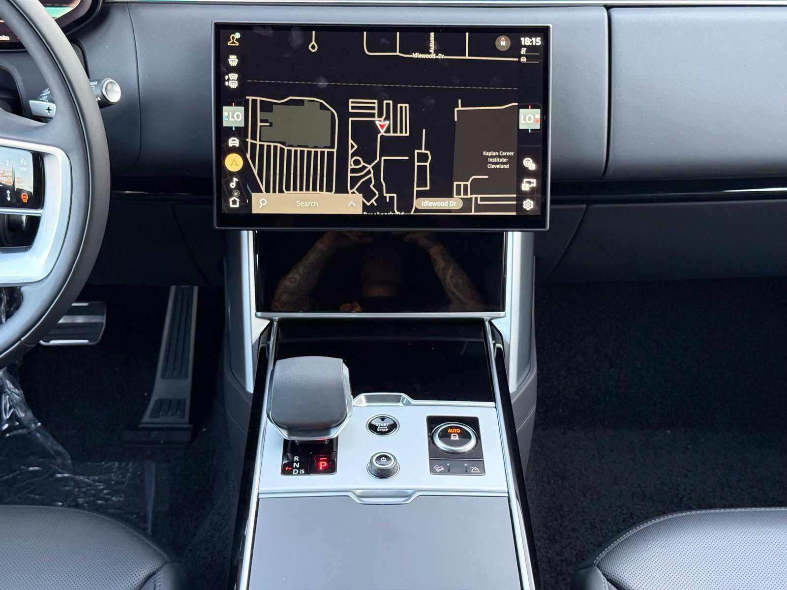 New 2027 Land Rover Range Rover Long Wheelbase SE AWD/4WD image 24