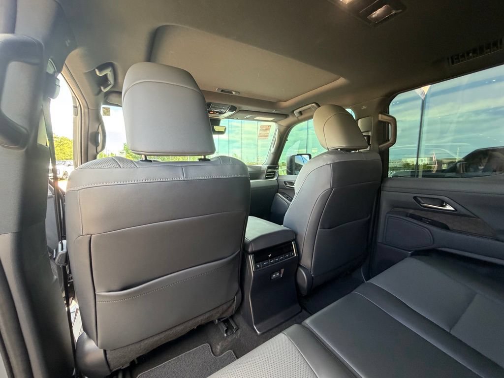 Used 2025 Lexus GX 550 w/ Cold Area Package AWD/4WD image 22