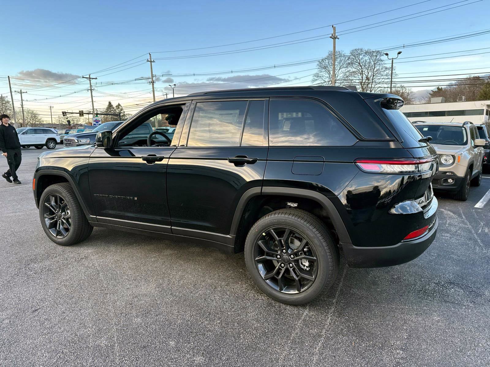 New 2025 Jeep Grand Cherokee Limited image 3