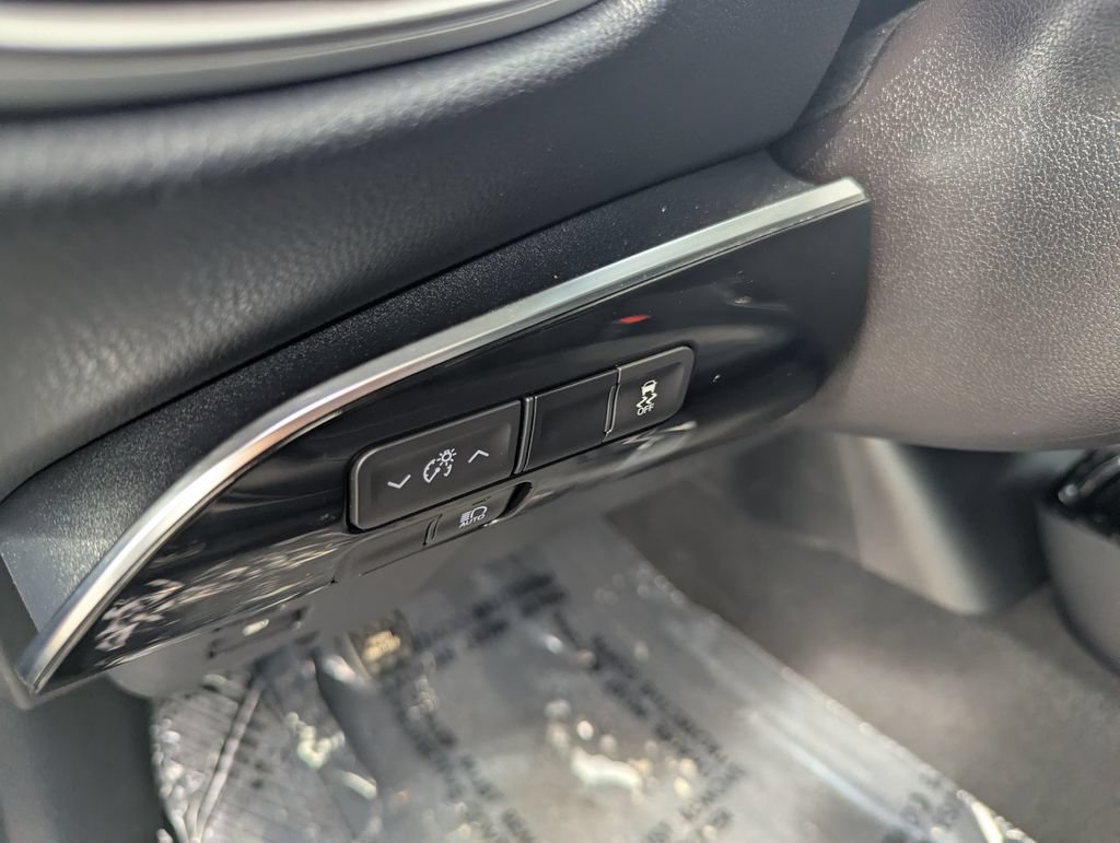 Used 2021 Toyota Prius Prime XLE FWD image 15