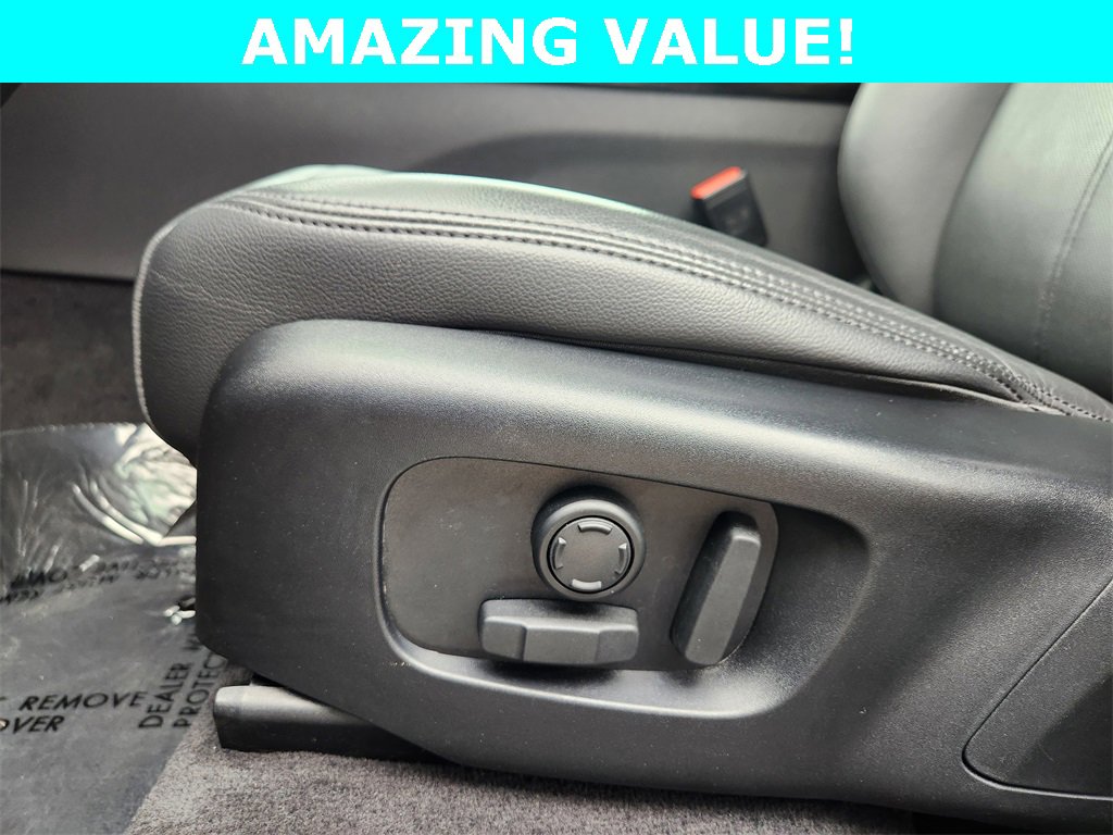 Used 2025 Land Rover Range Rover Velar Dynamic SE image 15