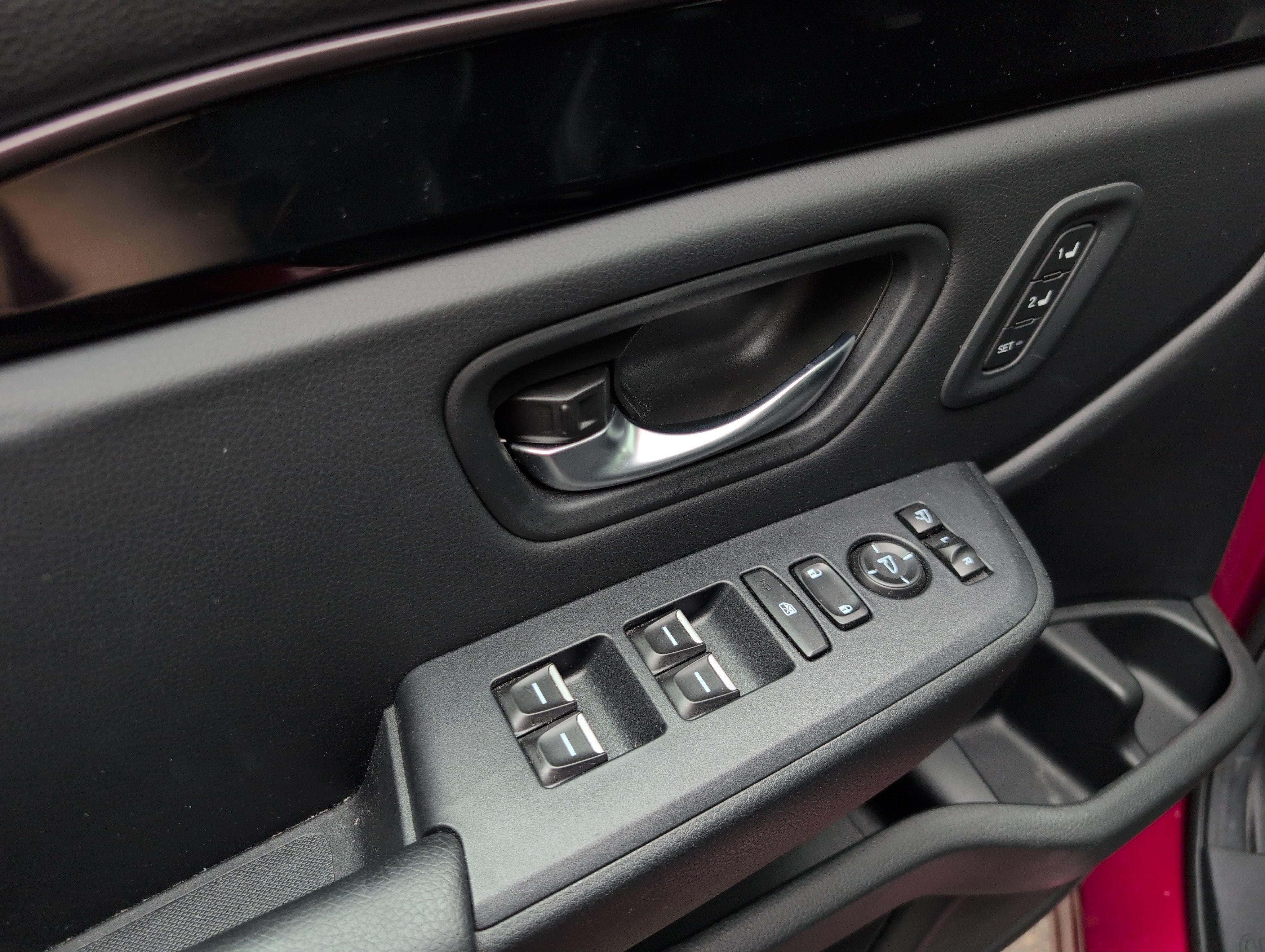 Used 2025 Honda Pilot TrailSport image 8