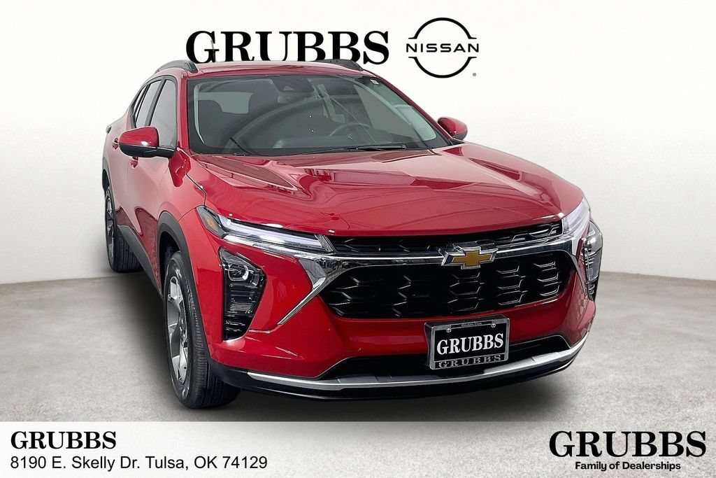 Used 2026 Chevrolet Trax LT w/ Driver Confidence Package FWD image 1