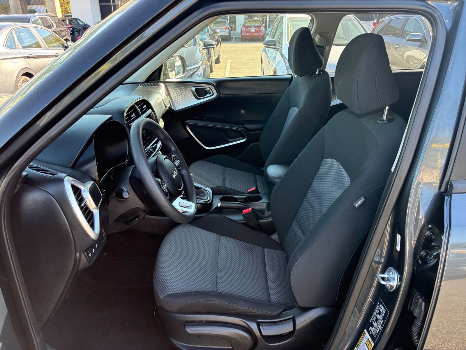 Used 2025 Kia Soul LX w/ LX Technology Package image 23