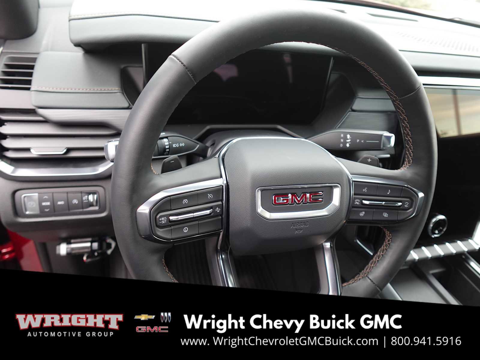 Used 2025 GMC Acadia AT4 w/ Luxury Package image 15