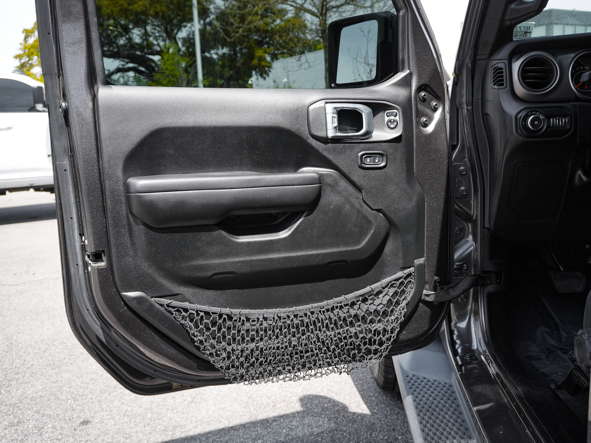 Used 2018 Jeep Wrangler Unlimited Sport S image 15
