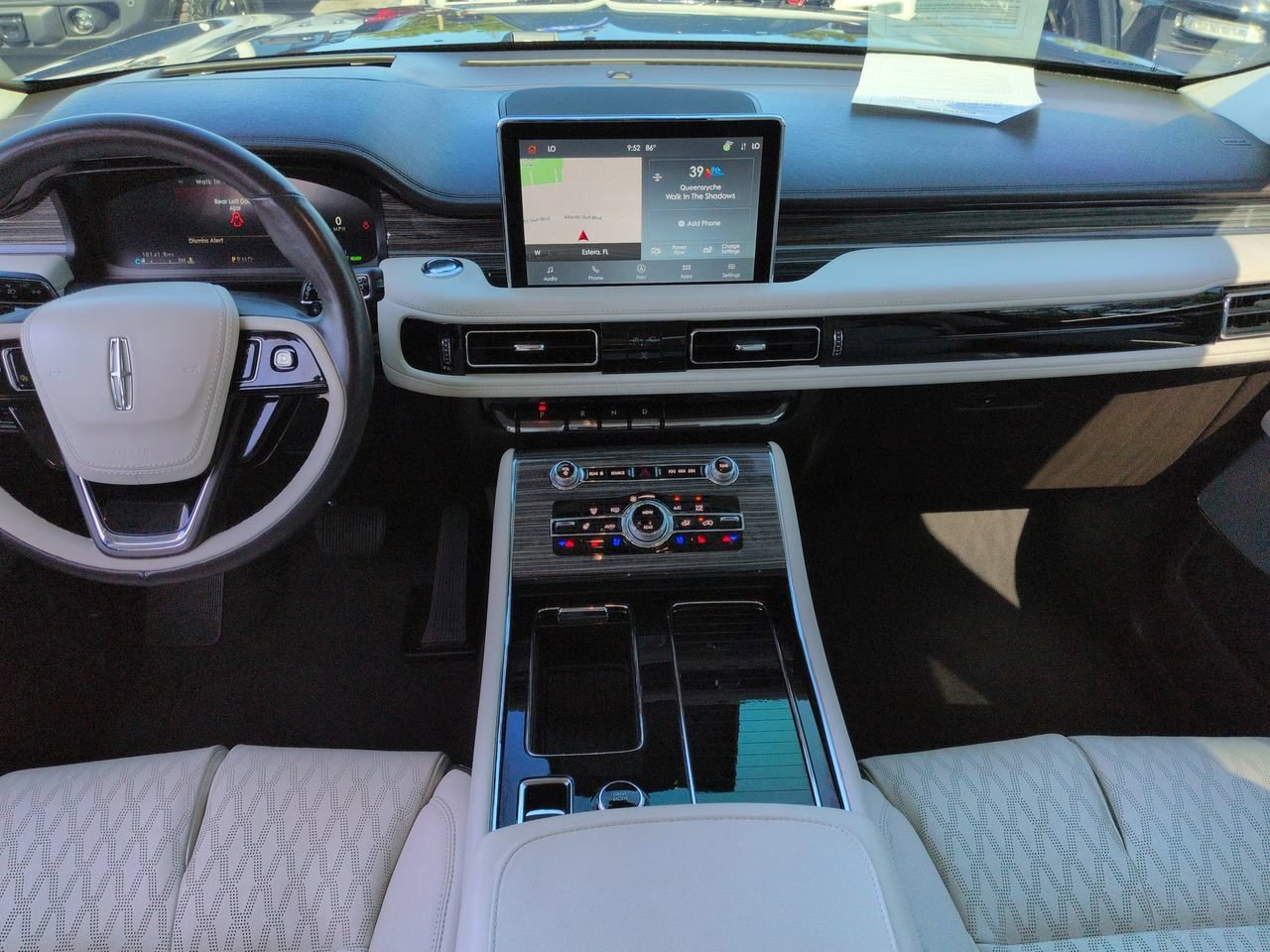 Used 2023 Lincoln Aviator Black Label Grand Touring w/ Class IV Trailer Tow Package AWD/4WD image 15