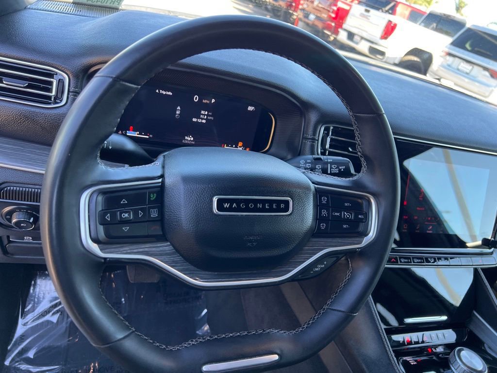 Used 2024 Jeep Wagoneer L Series II w/ Flexible Seating Group image 16