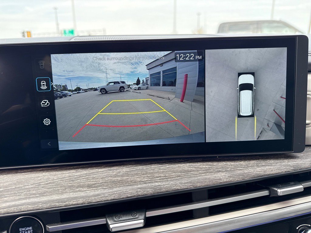 Used 2025 Hyundai Santa Fe Limited image 34