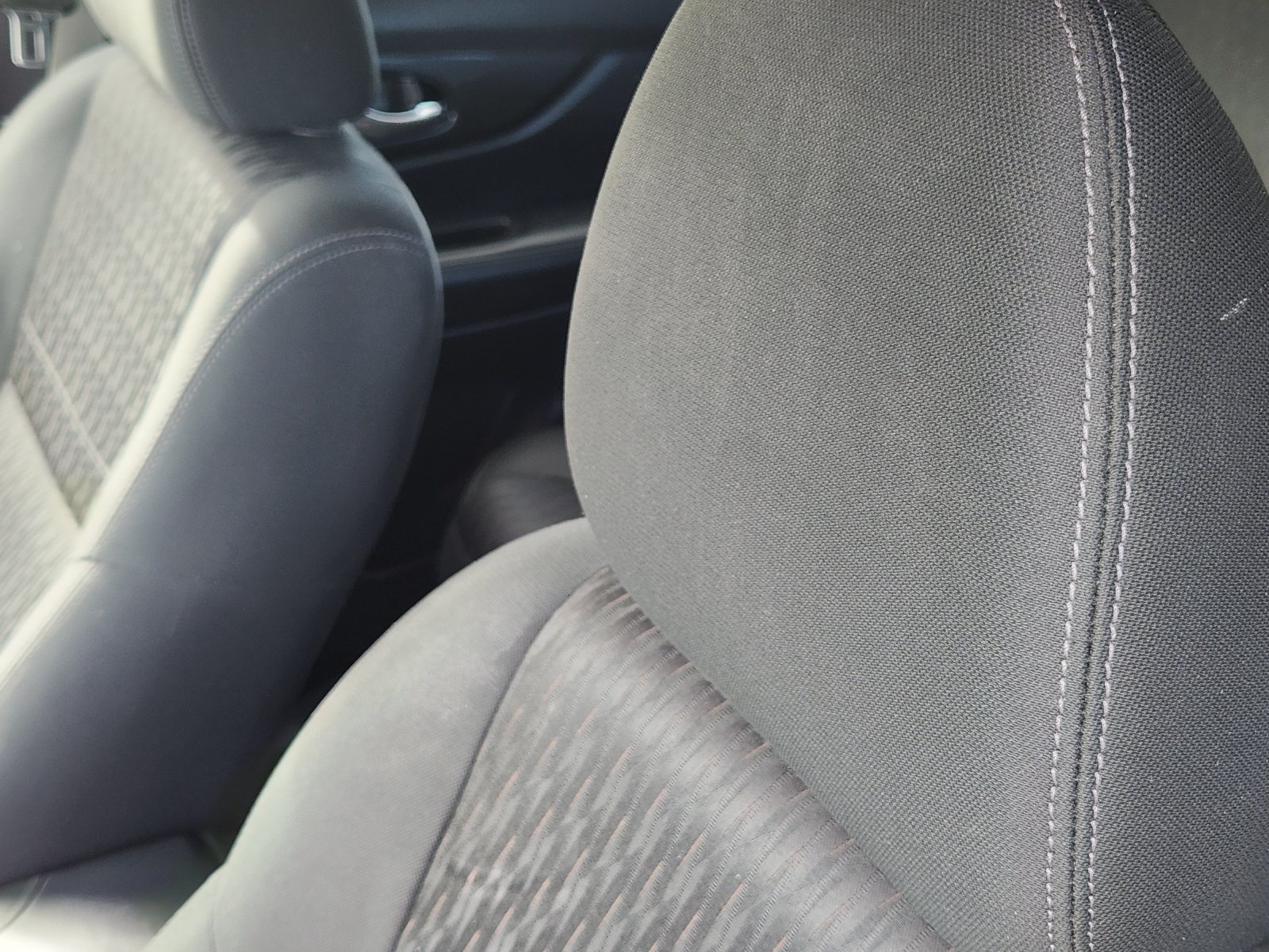 Used 2018 Nissan Rogue SV FWD image 18