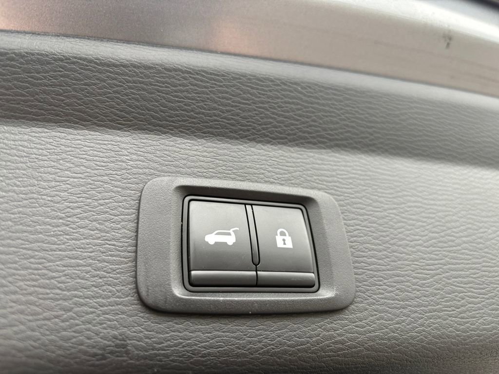 Used 2023 Mitsubishi Outlander SE Black Edition image 10